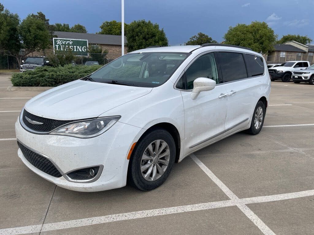 2017 CHRYSLER Pacifica