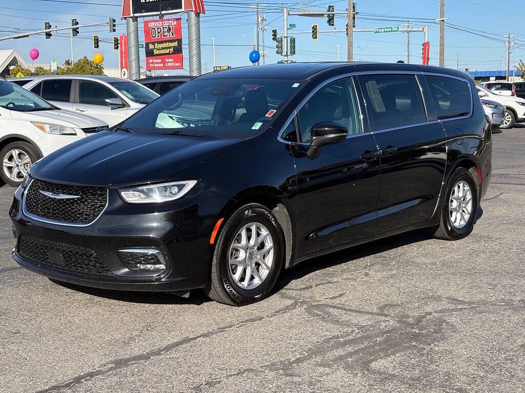 2023 CHRYSLER Pacifica