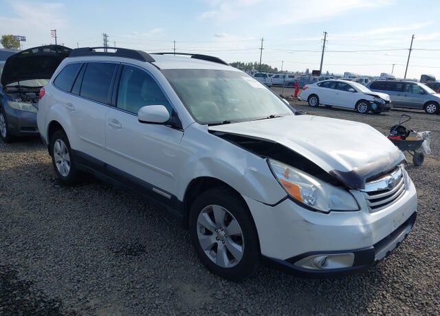 2012 SUBARU Outback