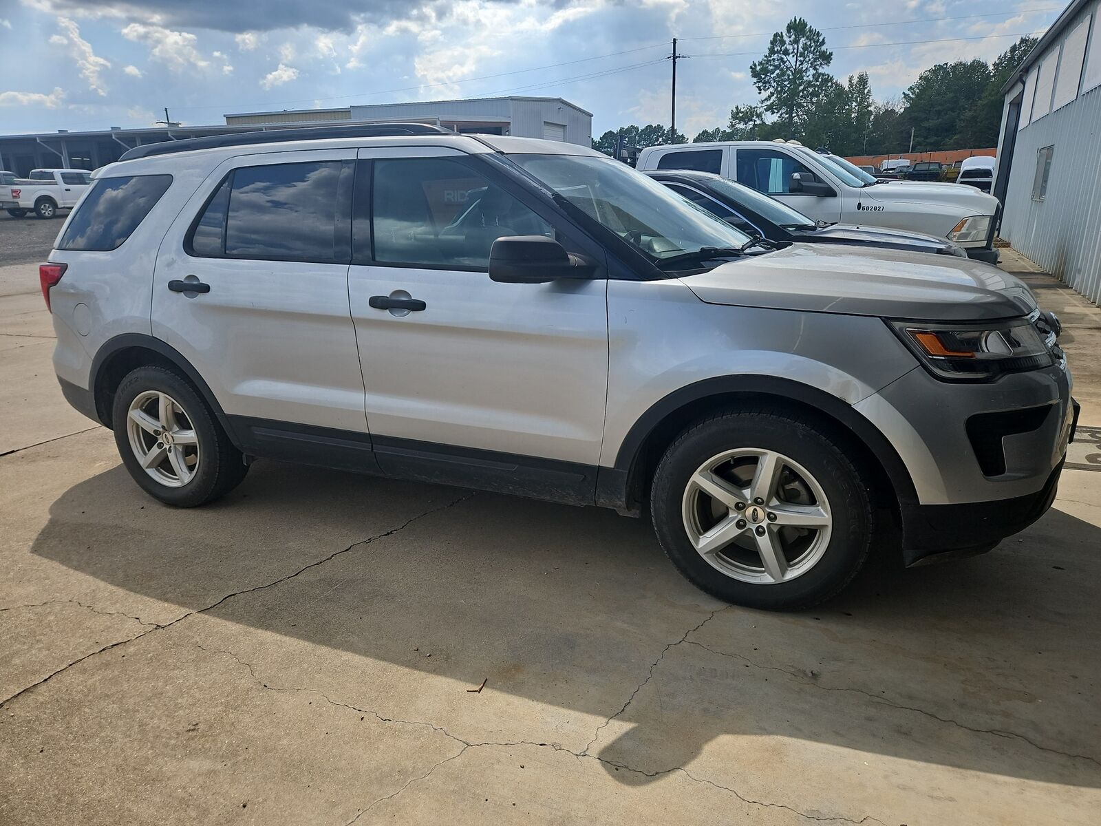2018 FORD Explorer