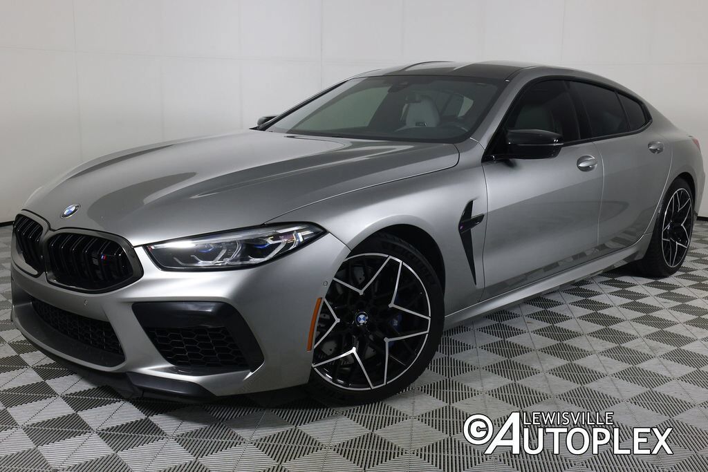 2022 BMW M8