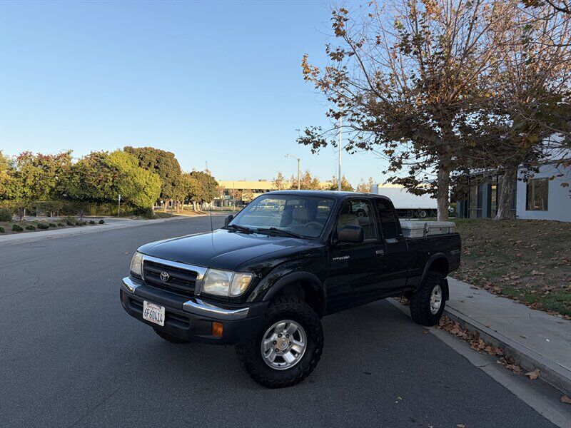 2000 TOYOTA Tacoma