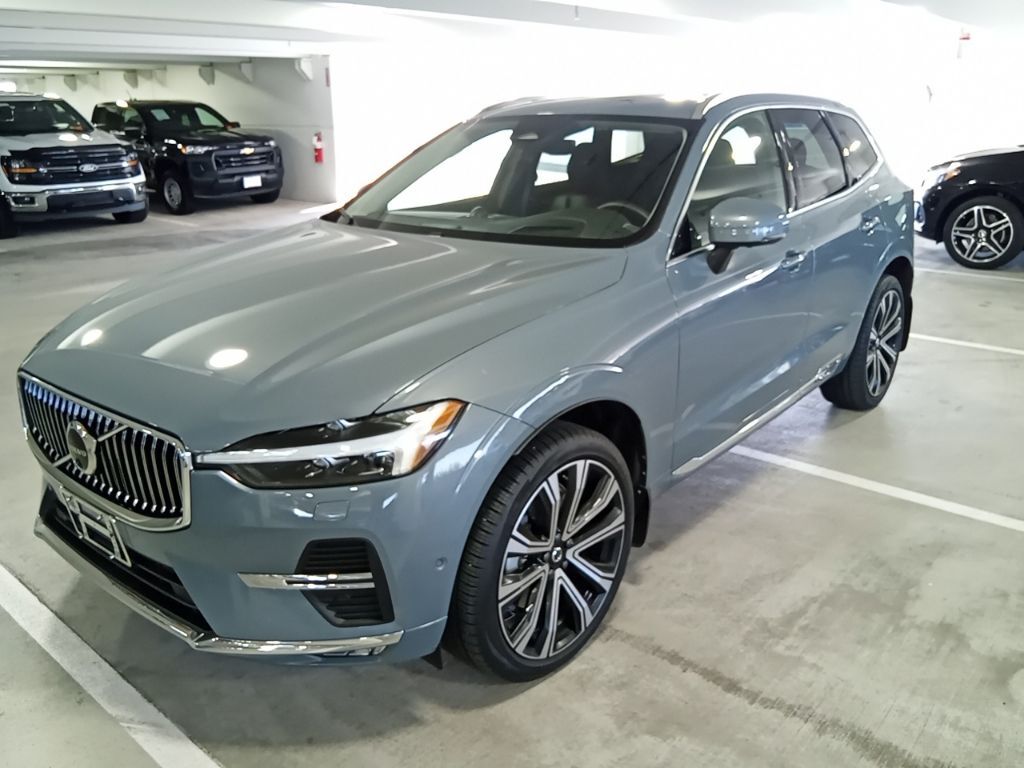 2023 VOLVO XC60