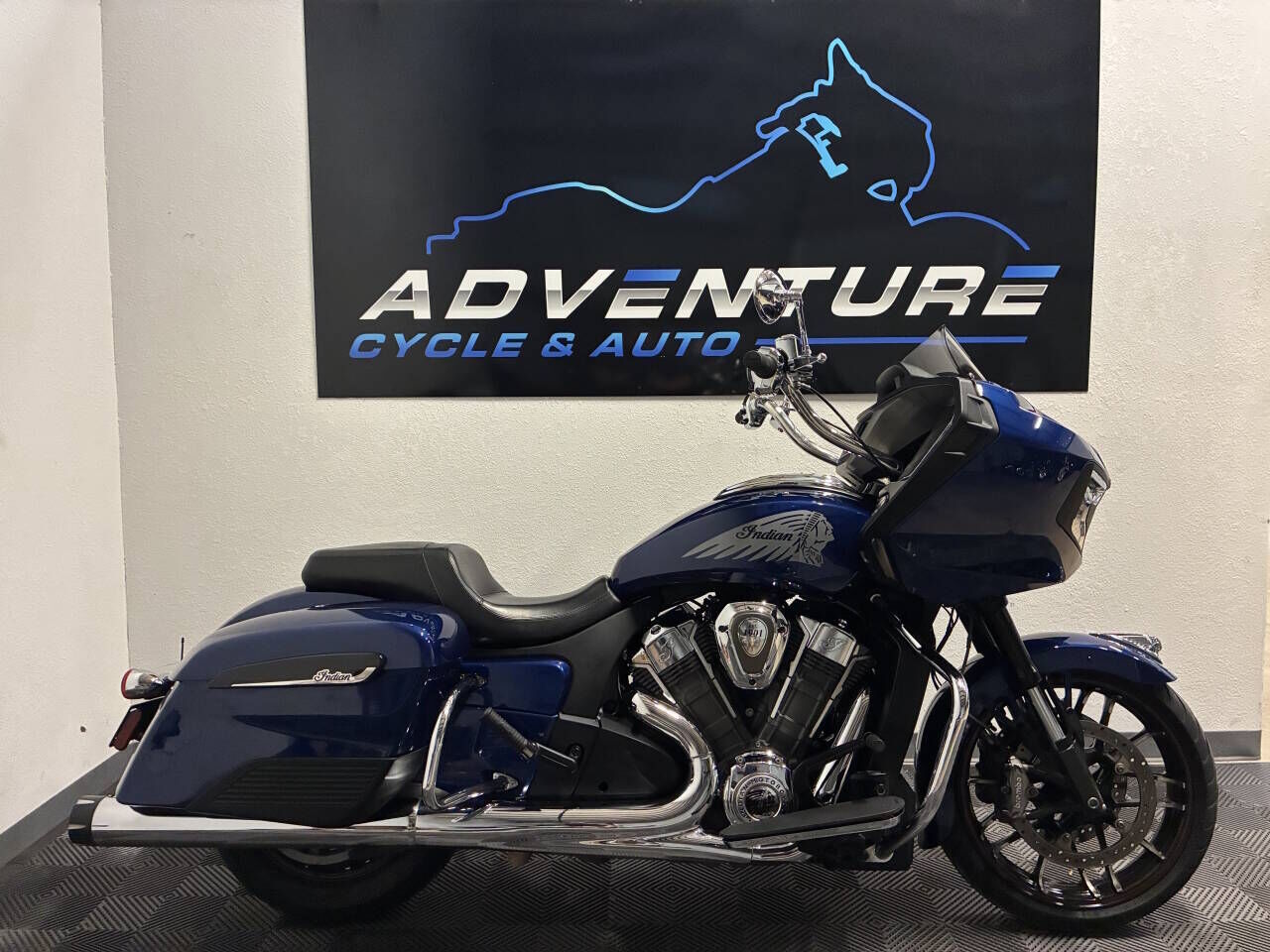 2020 INDIAN MOTORCYCLE Challenger