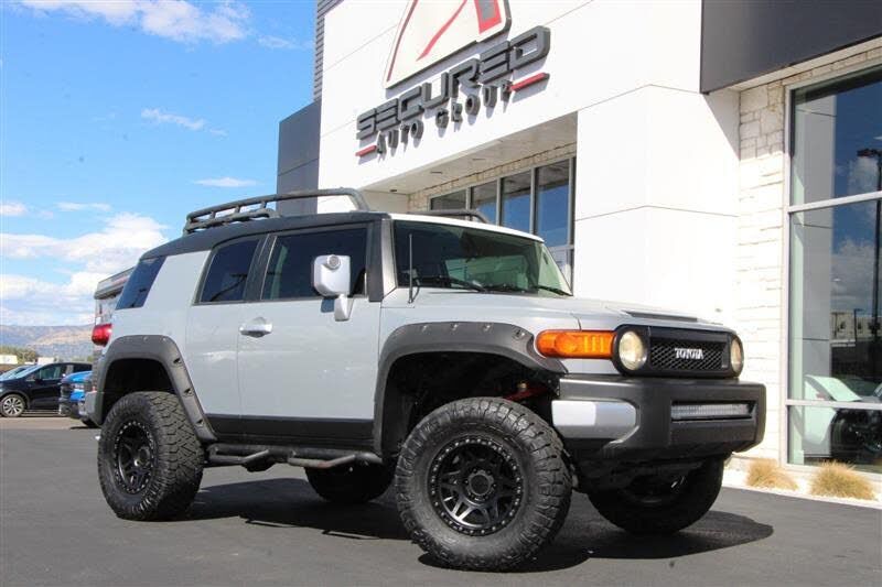 2014 TOYOTA FJ Cruiser