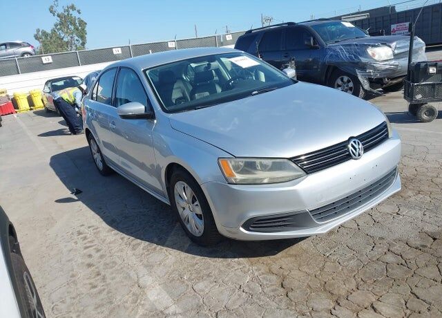 2013 VOLKSWAGEN Jetta