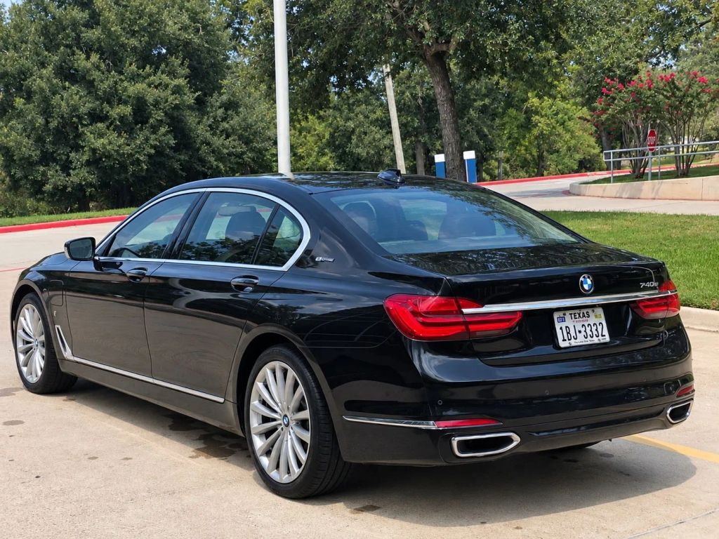 2018 BMW 740e