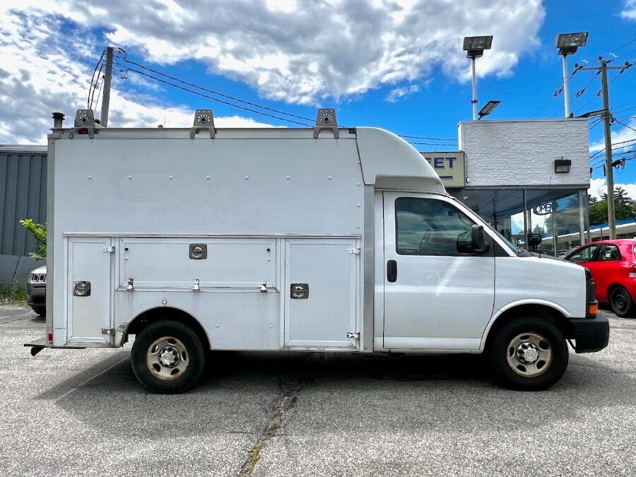 2011 CHEVROLET Express