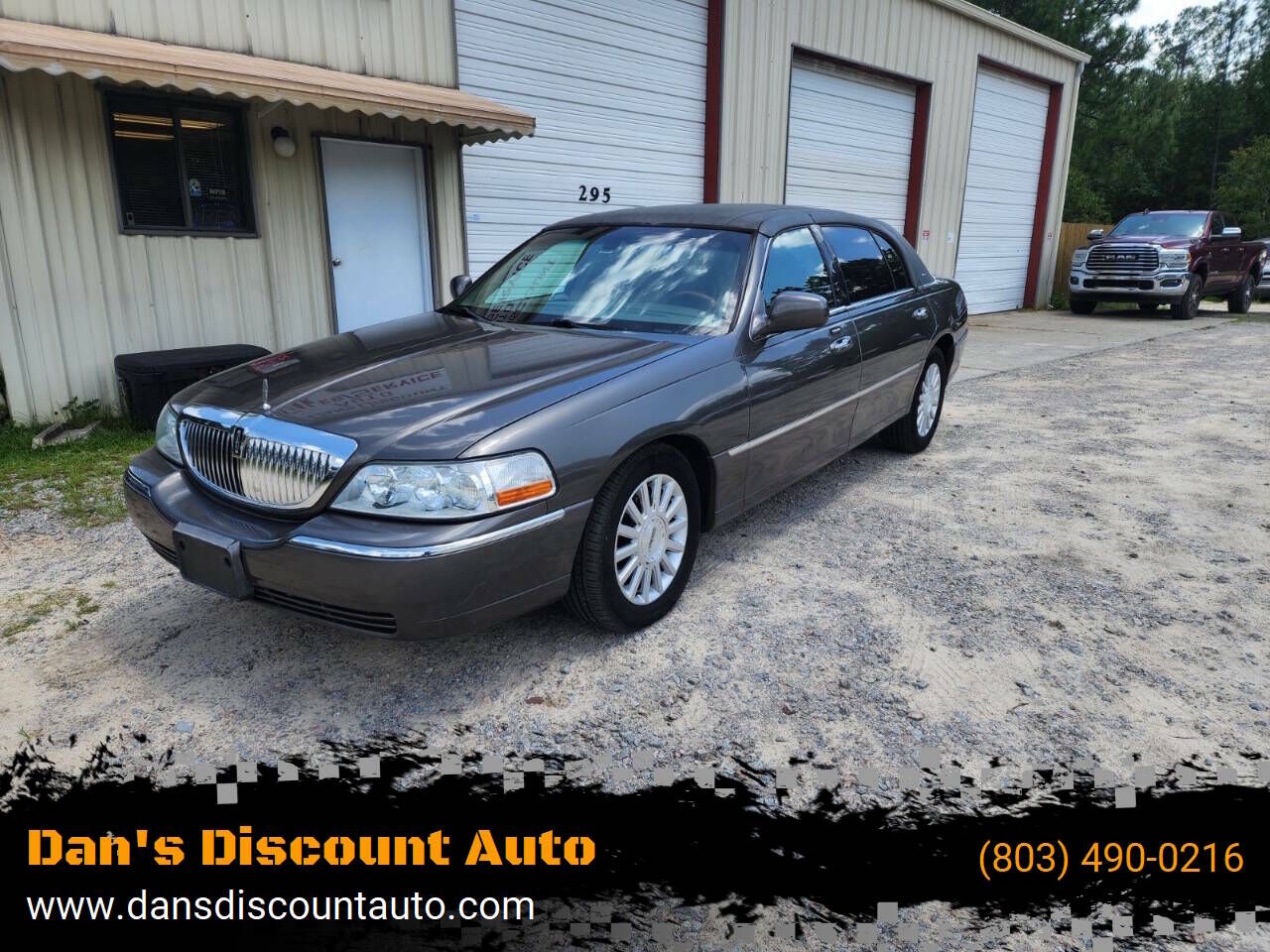 2004 LINCOLN Town Car