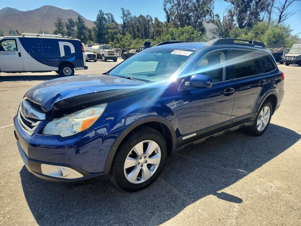 2011 SUBARU Outback