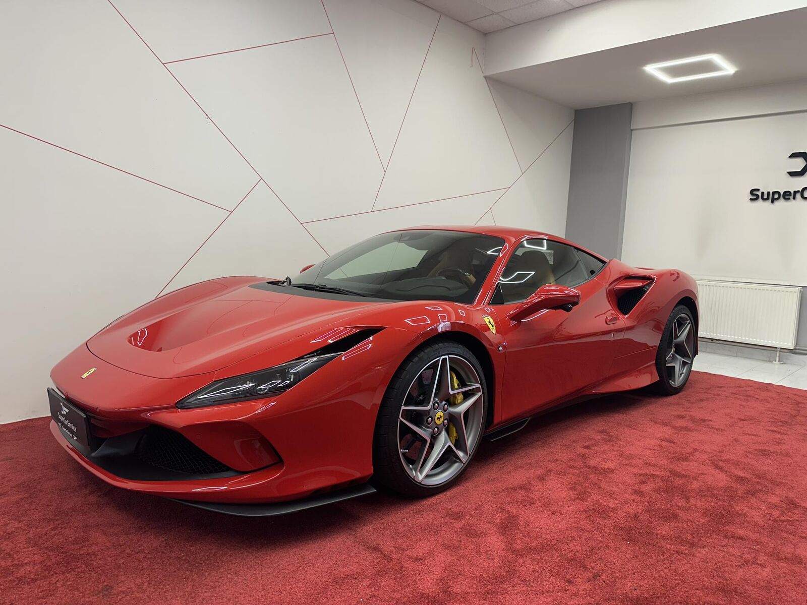 2020 FERRARI F8