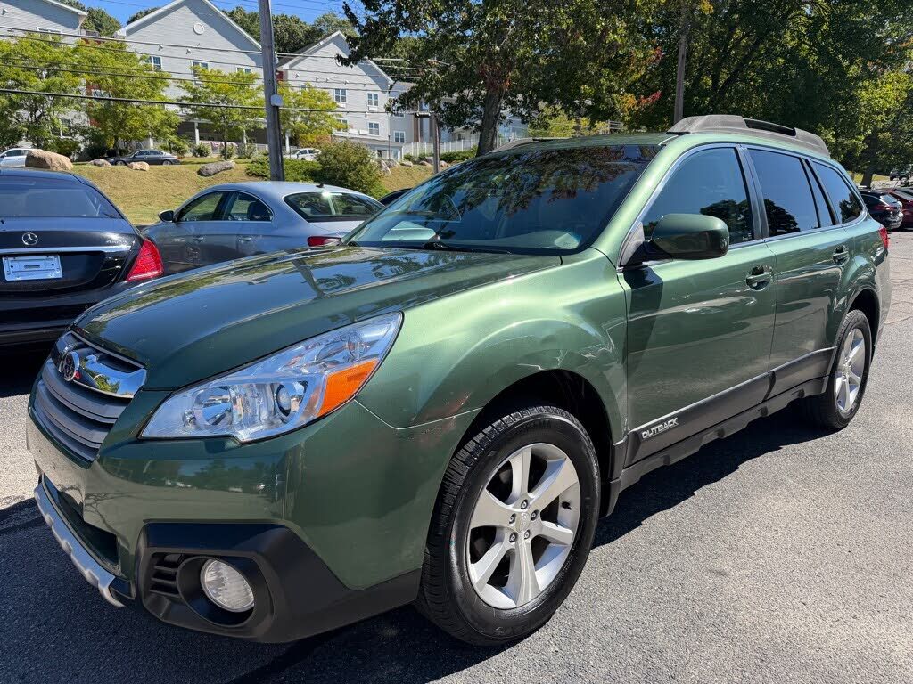 2013 SUBARU Outback