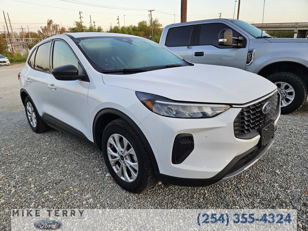 2025 FORD Escape