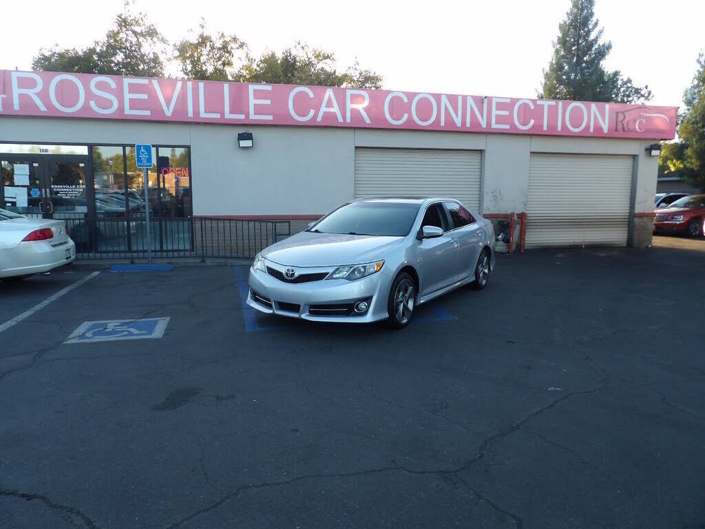 2014 TOYOTA Camry