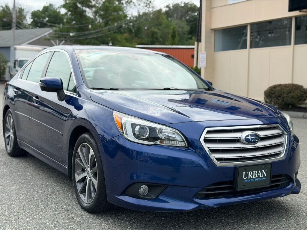 2017 SUBARU Legacy