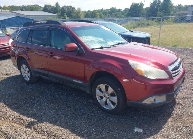 2011 SUBARU Outback