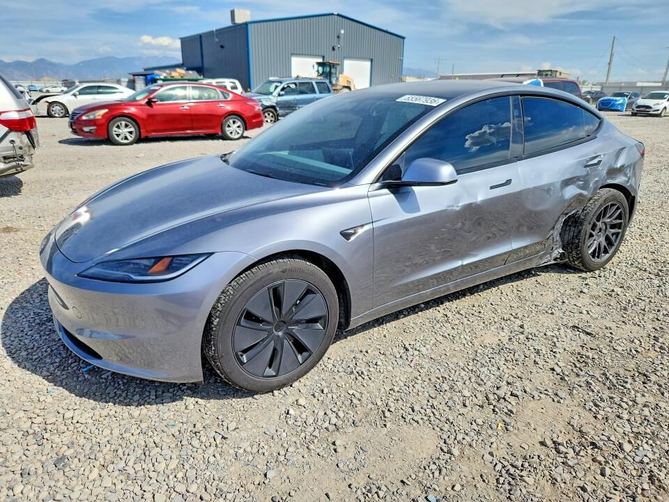 2025 TESLA Model 3