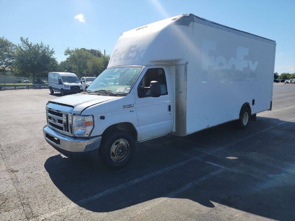 2019 FORD E-450