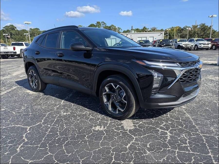 2026 CHEVROLET Trax
