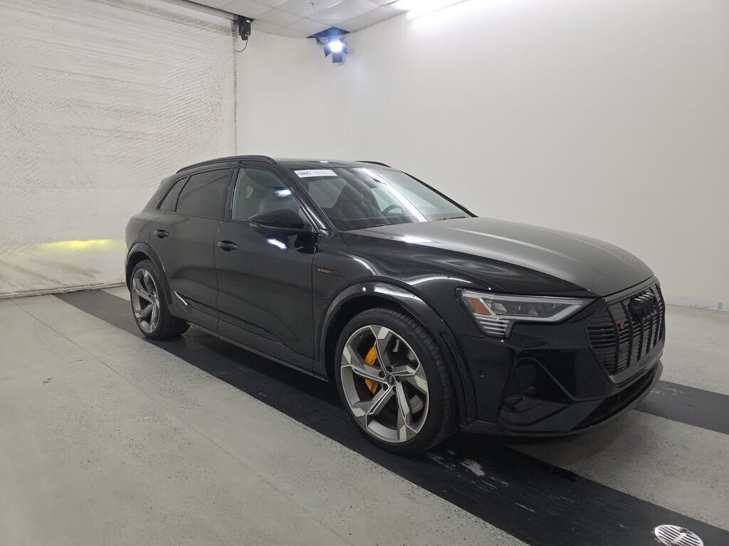 2023 AUDI e-tron