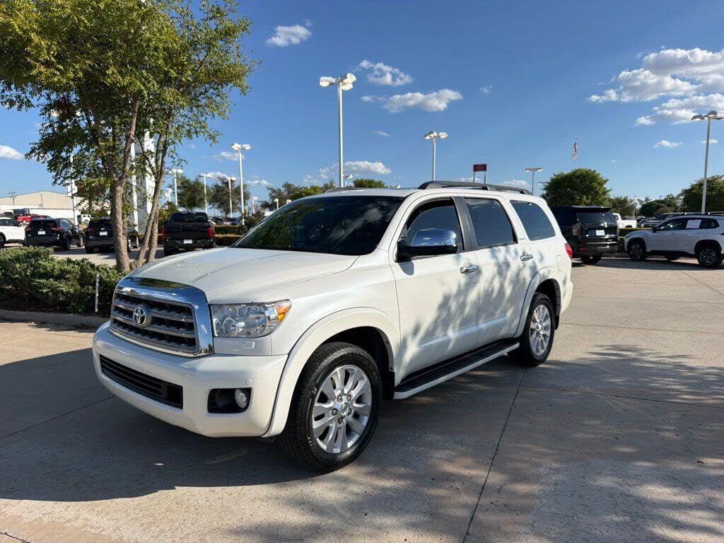 2016 TOYOTA Sequoia