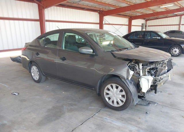 2019 NISSAN Versa