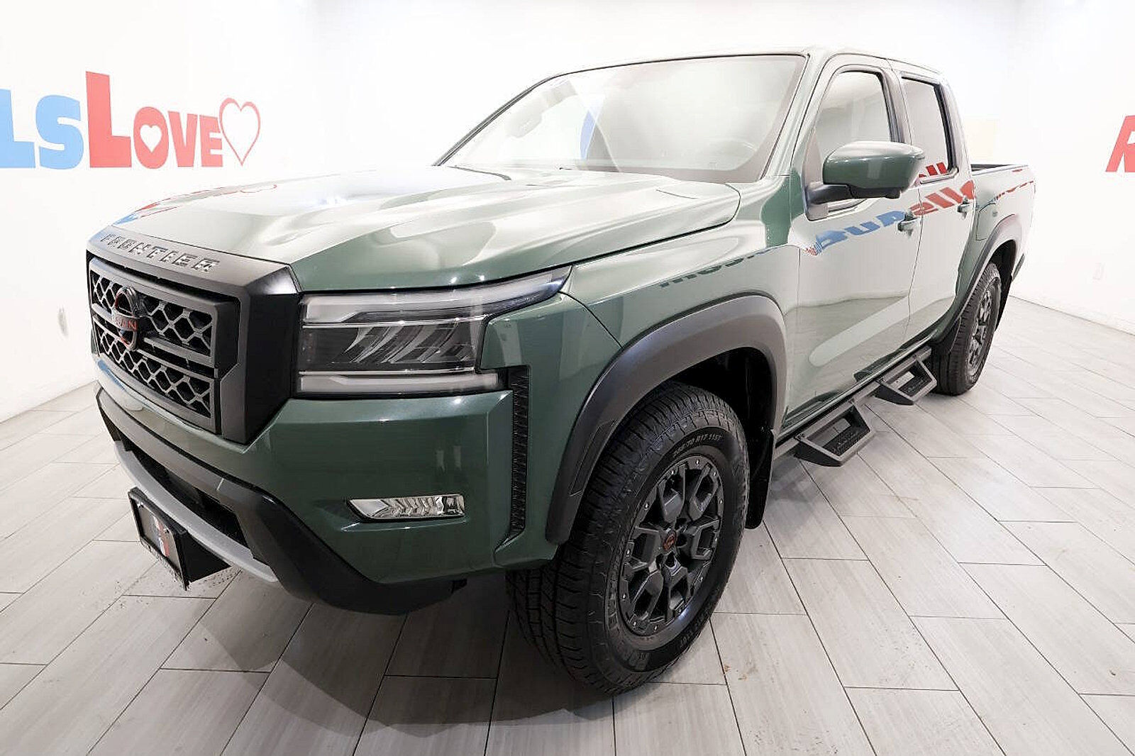 2023 NISSAN Frontier