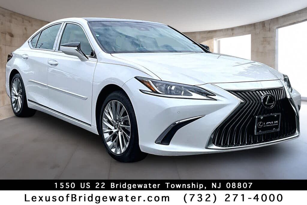 2020 LEXUS ES