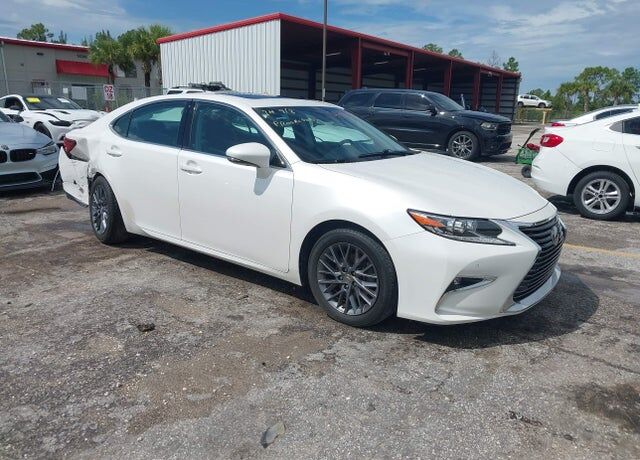 2018 LEXUS ES