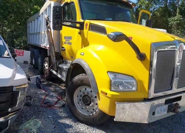 2016 KENWORTH T880