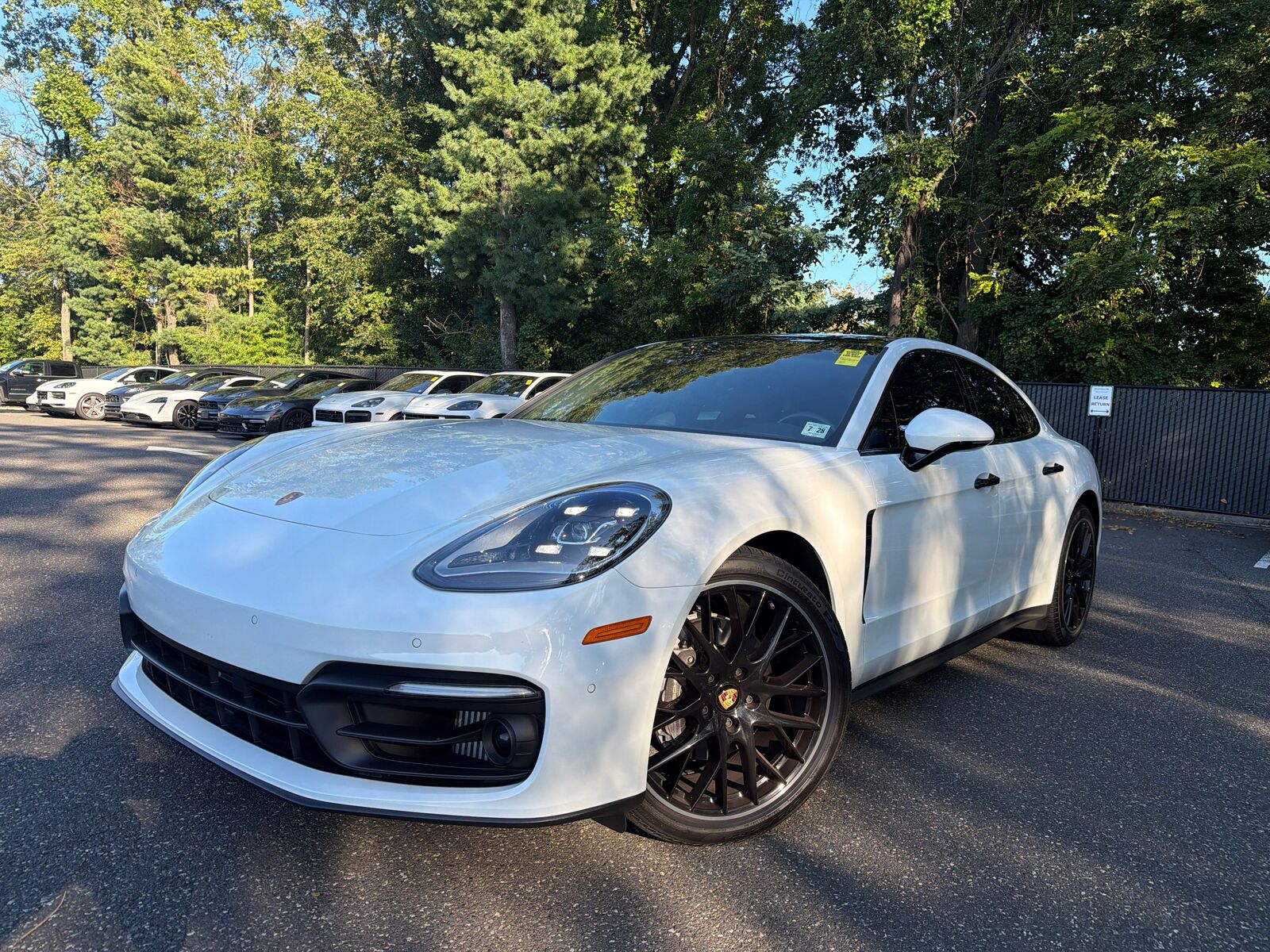 2023 PORSCHE Panamera