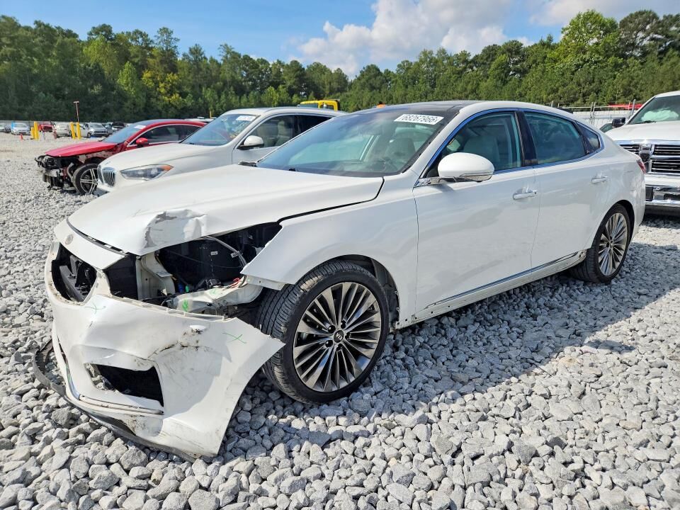 2019 KIA Cadenza
