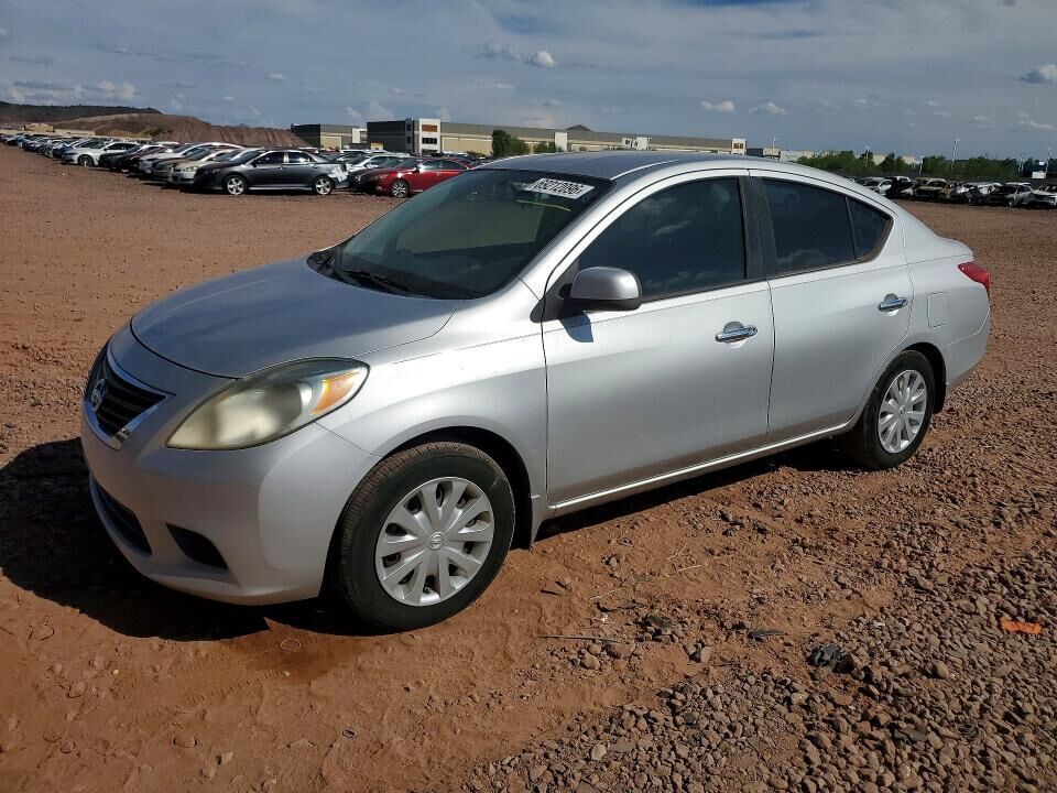 2012 NISSAN Versa