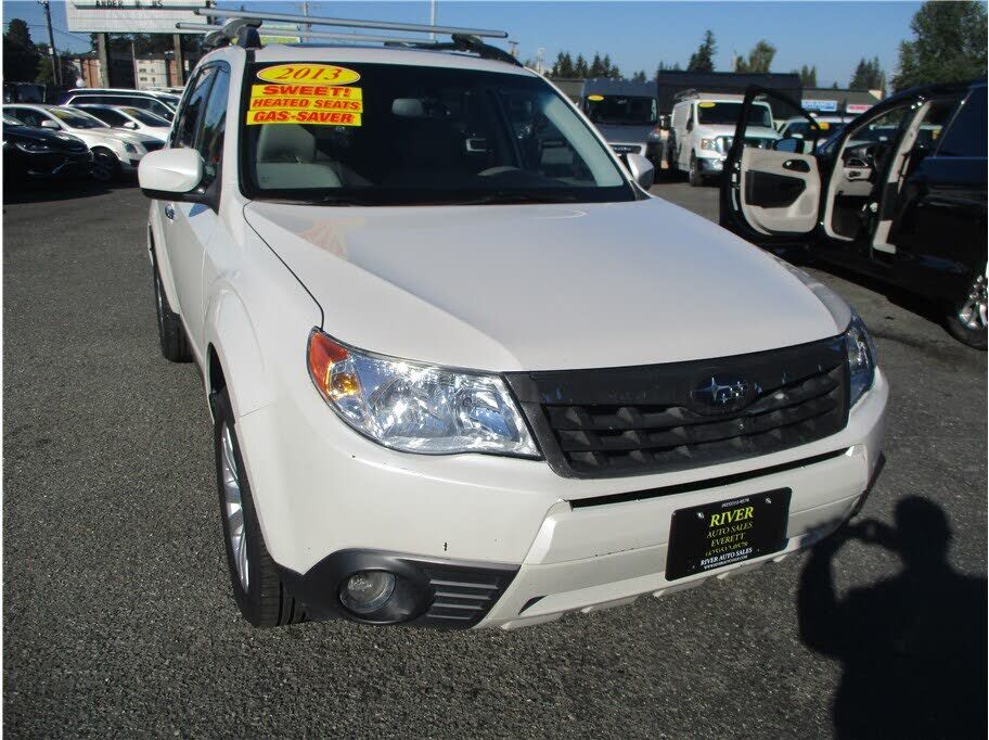 2013 SUBARU Forester