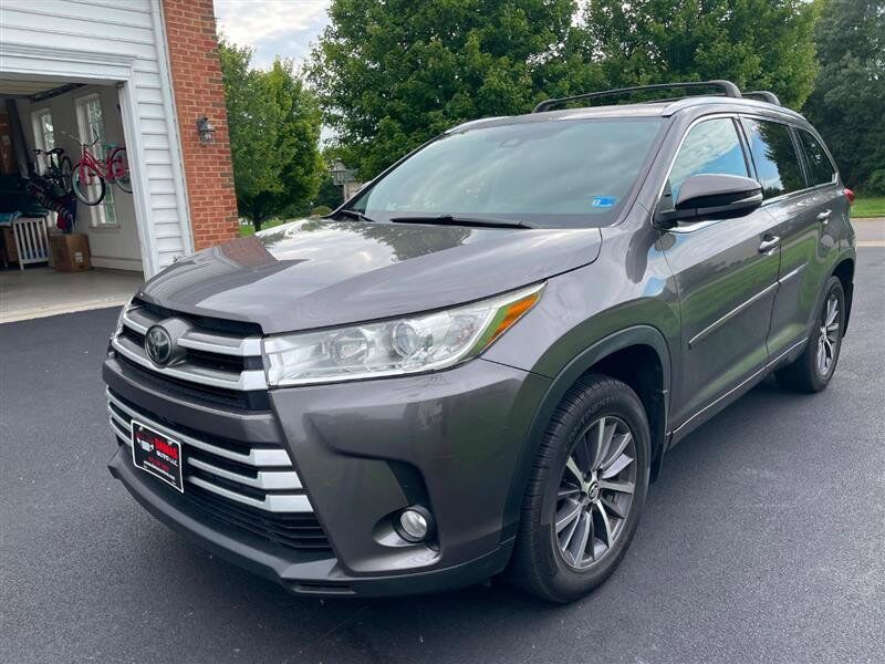 2017 TOYOTA Highlander