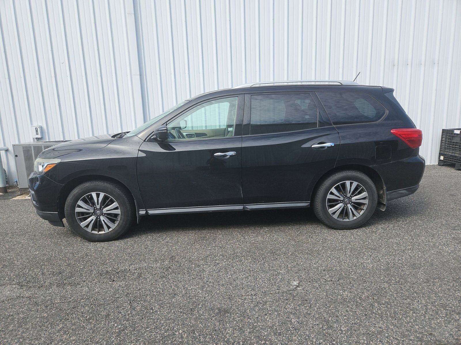 2017 NISSAN Pathfinder