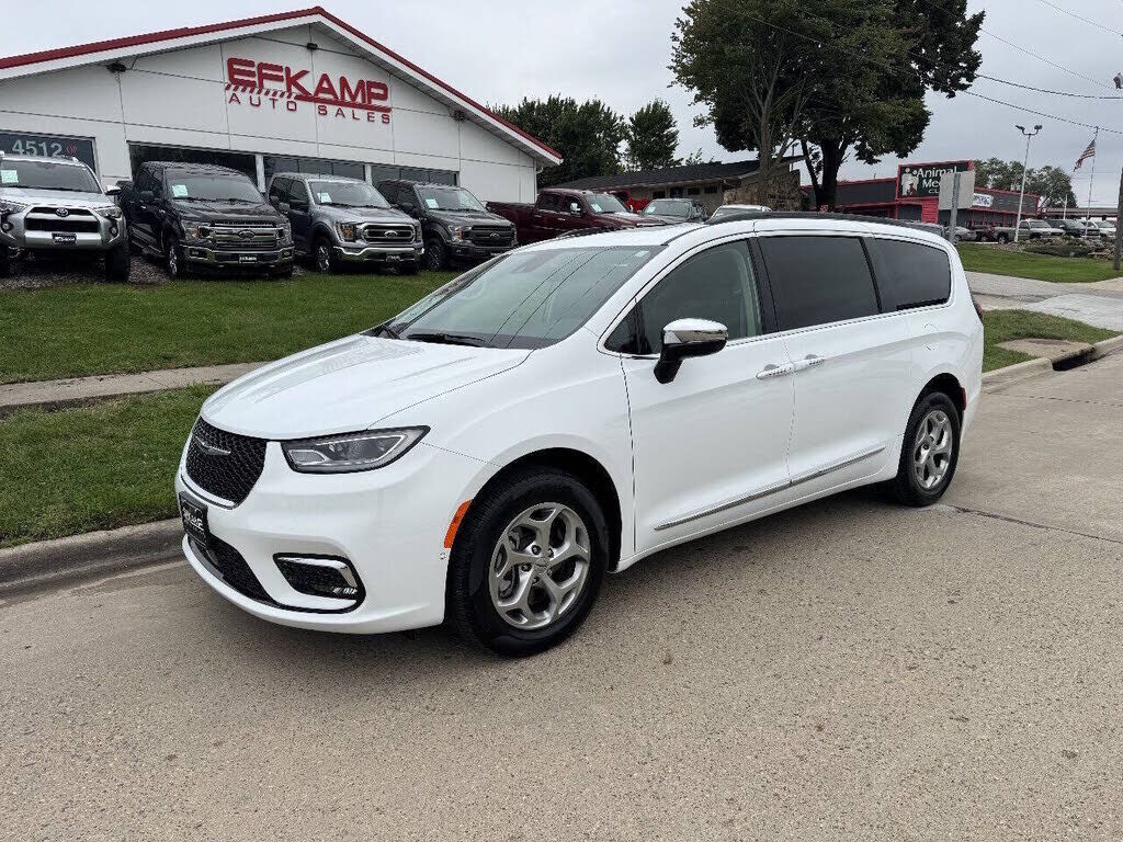 2023 CHRYSLER Pacifica