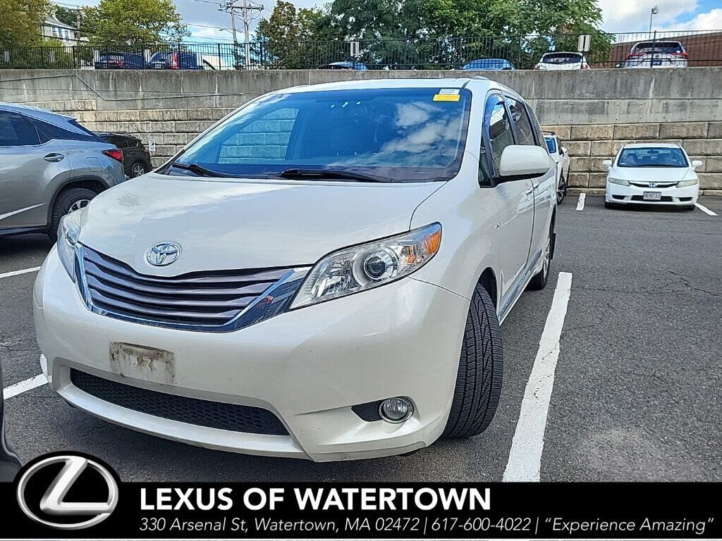 2017 TOYOTA Sienna