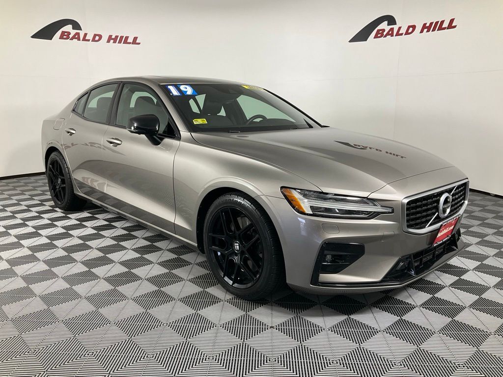 2019 VOLVO S60