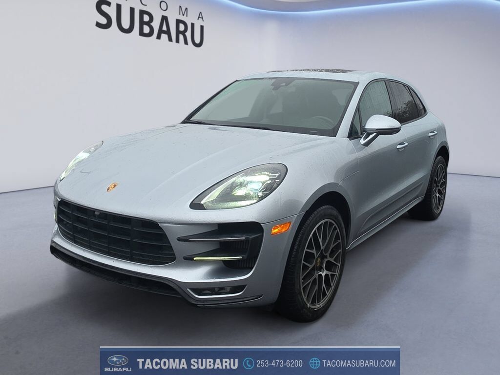 2017 PORSCHE Macan