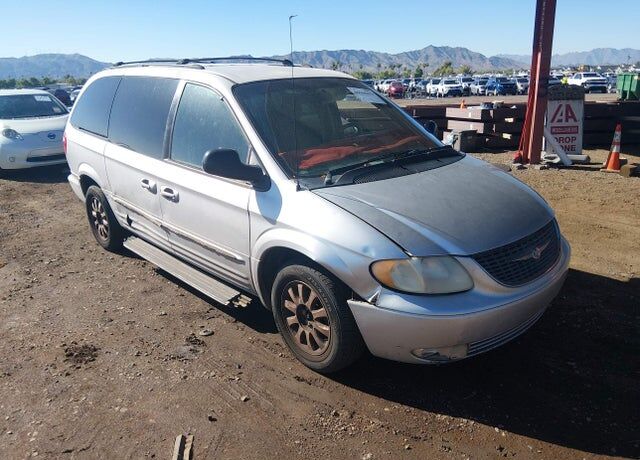2002 CHRYSLER Town and Country
