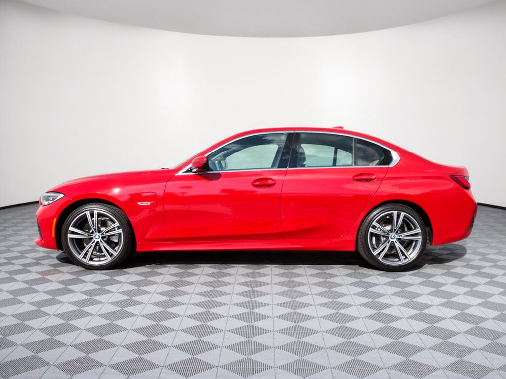 2022 BMW 330e