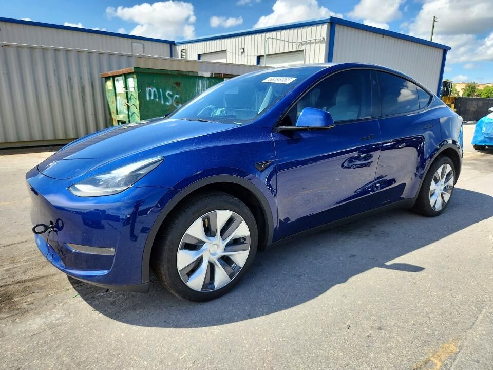 2024 TESLA Model Y