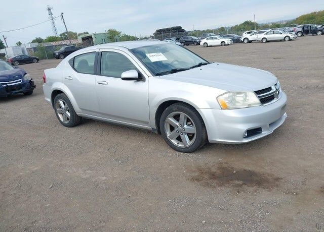 2011 DODGE Avenger