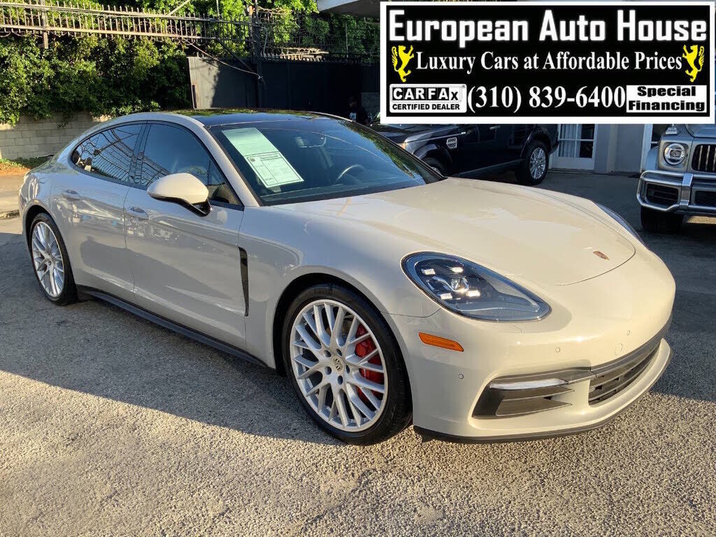 2018 PORSCHE Panamera