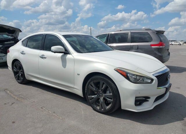 2015 INFINITI Q70