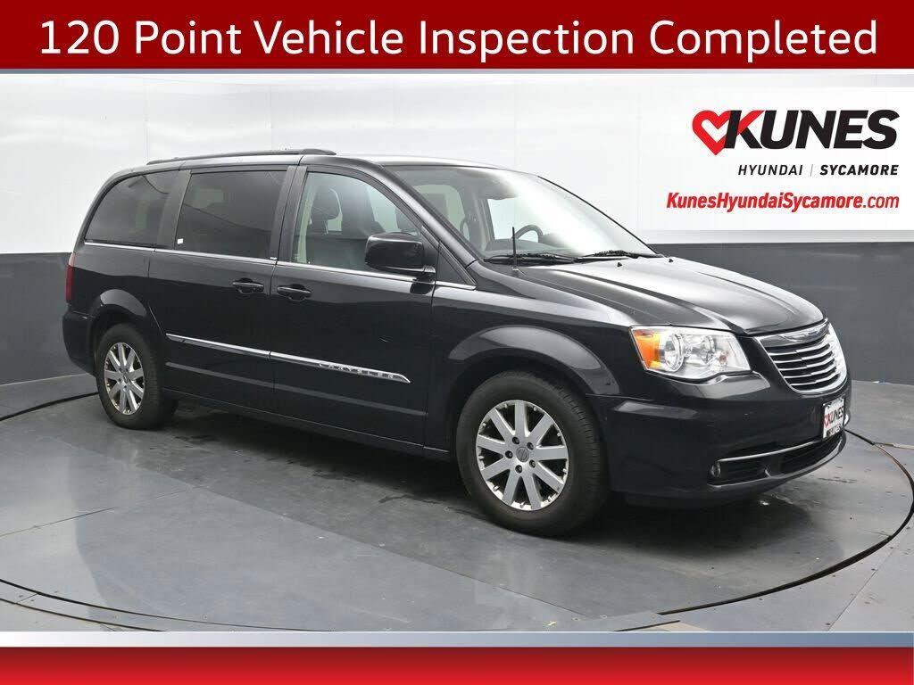 2014 CHRYSLER Town and Country