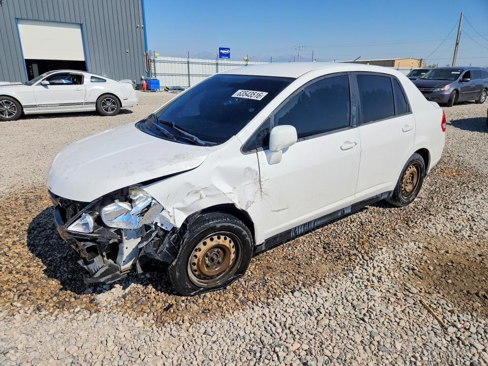 2011 NISSAN Versa