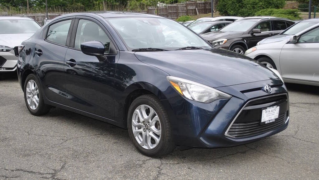 2017 TOYOTA Yaris