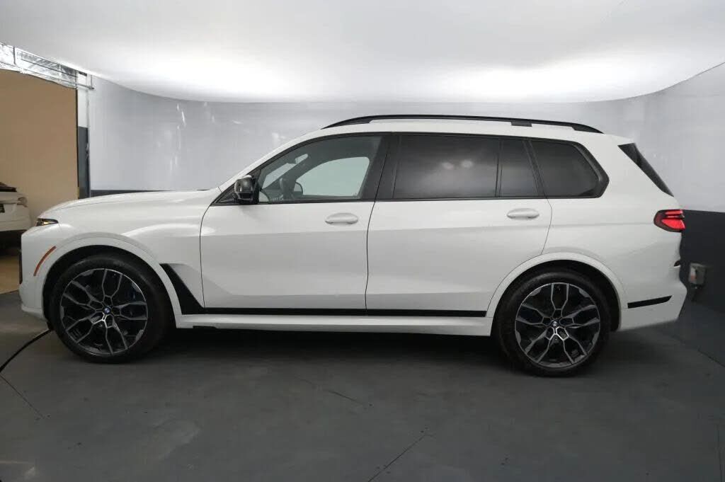 2024 BMW X7
